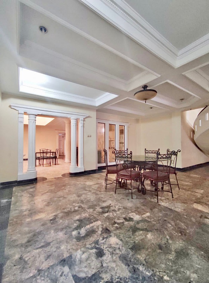 Rumah dijual di Brawijaya Keb baru Jakarta Selatan